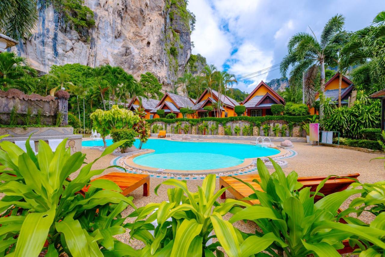 Diamond Cave Resort Рейли-Бич Экстерьер фото