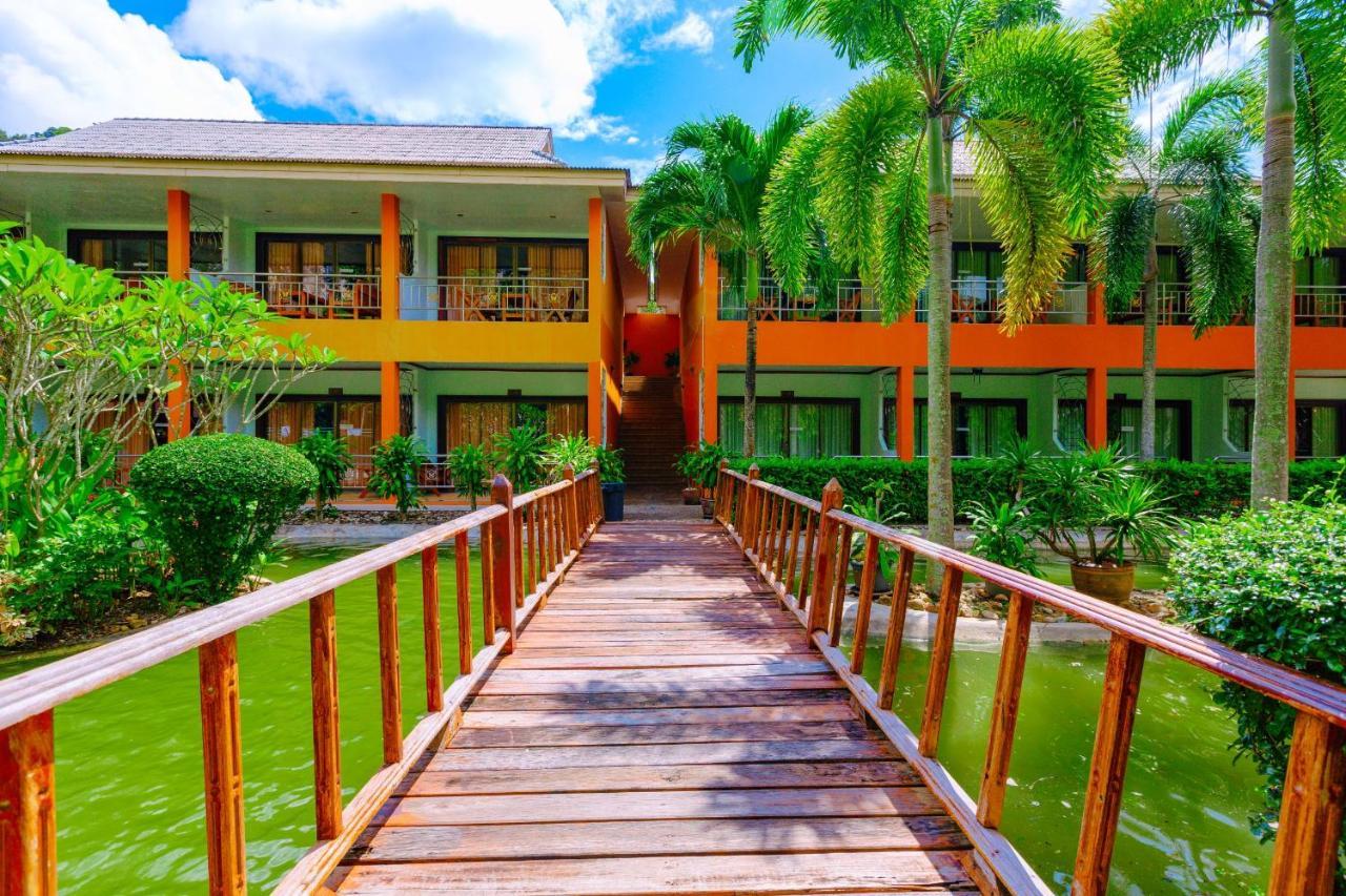 Diamond Cave Resort Рейли-Бич Экстерьер фото